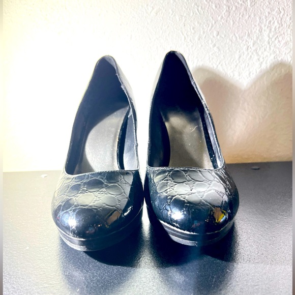 FIONI Women's Black Patent Leather High 4” Stiletto Heel Platform Pumps Size 8 - Picture 2 of 5